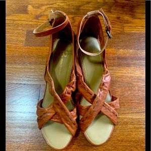 NWOT B Makowsky Brown Leather Sandals